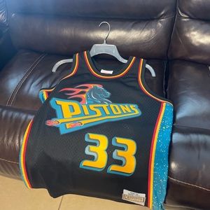 Detroit Piston Grant Hill jersey